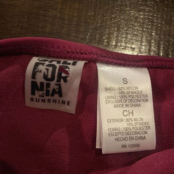 California Sunshine Magenta Bikini Set Top- M Bottom- Small Gold hardware - Picture 5 of 7